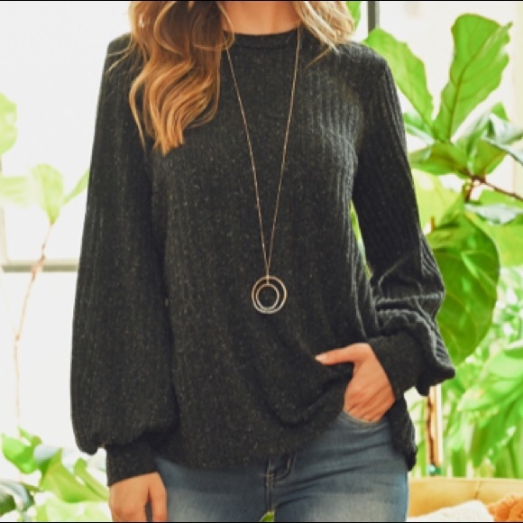 Ribbed, Puff Sleeve Tunic Top - Picture 9 of 13